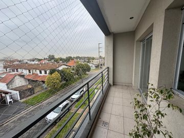 DPTO 3 AMB EN VENTA CON BALCON , BERAZATEGUI