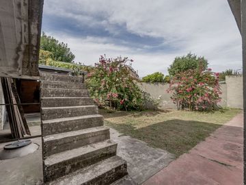 LOTE DE 318 m² CON  4 LOCALES EN VENTA EN TIGRE