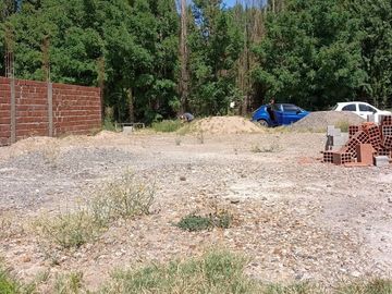 Lote 600 m2 con mejoras, Los Castaños, Plottier