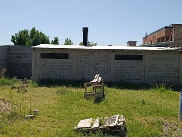 Lote 600 m2 con mejoras, Los Castaños, Plottier