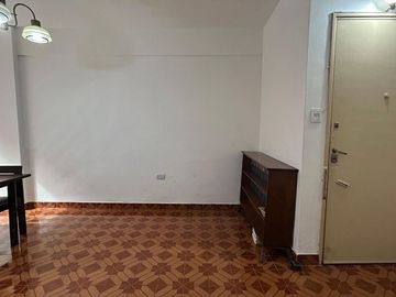 DEPARTAMENTO EN VENTA - ABASTO - 2 1/2 AMB + PATIO