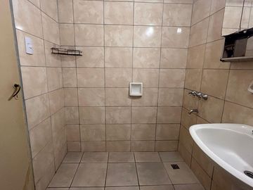 DEPARTAMENTO EN VENTA - ABASTO - 2 1/2 AMB + PATIO
