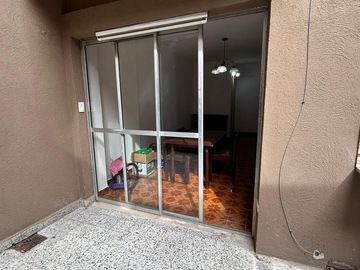 DEPARTAMENTO EN VENTA - ABASTO - 2 1/2 AMB + PATIO