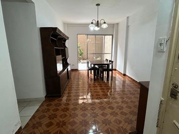 DEPARTAMENTO EN VENTA - ABASTO - 2 1/2 AMB + PATIO