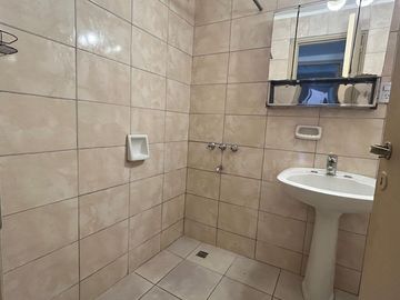 DEPARTAMENTO EN VENTA - ABASTO - 2 1/2 AMB + PATIO
