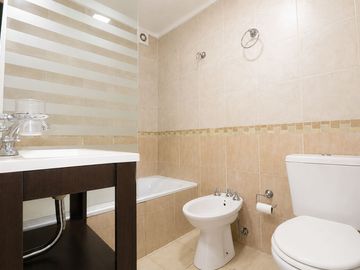 VENTA DTO 3 AMB RAMOS MEJIA CON BALCON  Y COCHERA