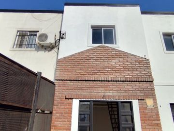 VENTA PH / DÚPLEX 3 AMB  APTO CRÉDITO - HURLINGHAM