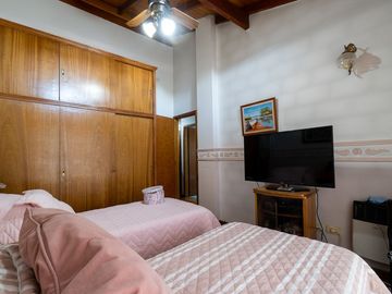 VENTA CHALET  TRES AMBIENTES PODESTA APTO CREDITO