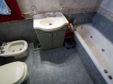 VENTA CHALET  TRES AMBIENTES PODESTA APTO CREDITO