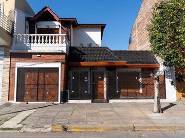 VENTA CHALET  TRES AMBIENTES PODESTA APTO CREDITO