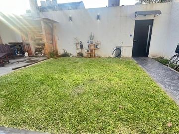 VENTA PH 2 AMBIENTES RAMOS MEJÍA CON PATIO