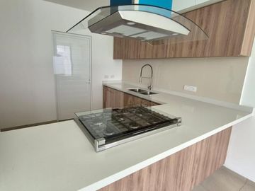 Casa Nueva en renta en Toluca, Residencial Áurea, 3 recámaras
