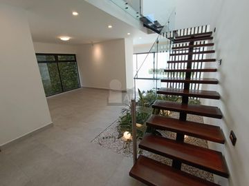 Casa en Venta 4 recs – Residencial Aqua by Cumbres