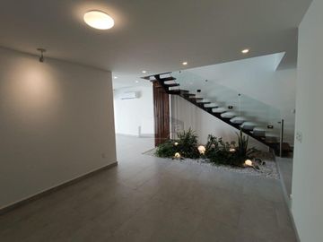 Casa en Venta 4 recs – Residencial Aqua by Cumbres