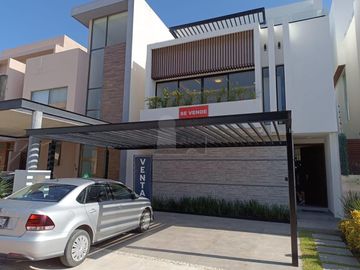 Casa en Venta 4 recs – Residencial Aqua by Cumbres