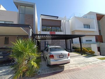 Casa en Venta 4 recs – Residencial Aqua by Cumbres