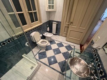 VENTA DEPARTAMENTO PISO COMPLETO MICROCENTRO 231M2