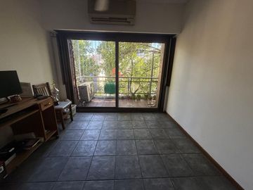 Departamento 2 ambientes Boedo con dependencia