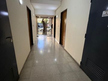 Departamento 2 ambientes Boedo con dependencia