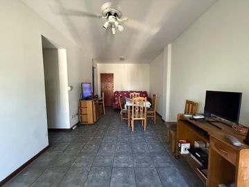 Departamento 2 ambientes Boedo con dependencia