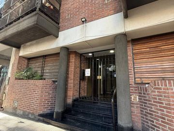 Departamento 2 ambientes Boedo con dependencia