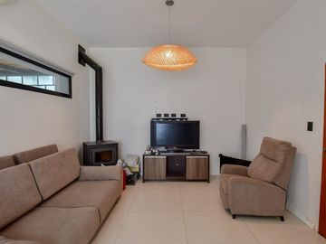 CASA VENTA LA PLATA 3 DORMITORIOS PATIO GARAGE