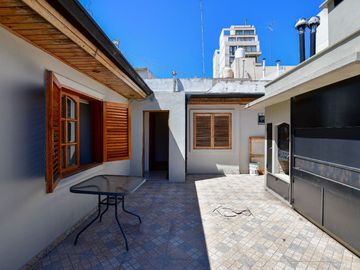 CASA VENTA LA PLATA 3 DORMITORIOS PATIO GARAGE