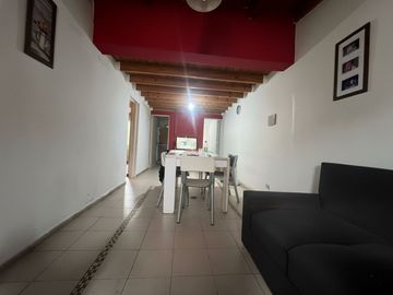 CASA EN VENTA LA PLATA PH FRENTE 2 DORMITORIOS