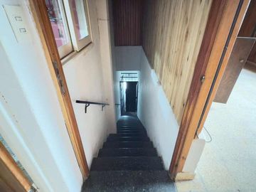 2 Locales más 2 Departamentos en VENTA Sarmiento