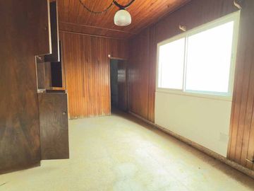 2 Locales más 2 Departamentos en VENTA Sarmiento