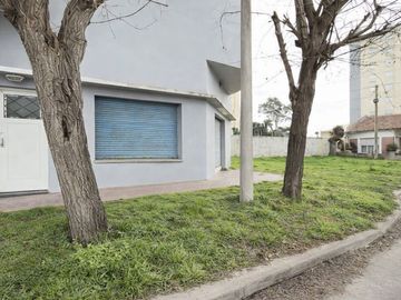 2 Locales más 2 Departamentos en VENTA Sarmiento