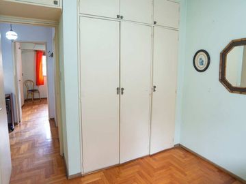 3 ambientes con balcón al frente. Apto crédito.