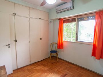 3 ambientes con balcón al frente. Apto crédito.