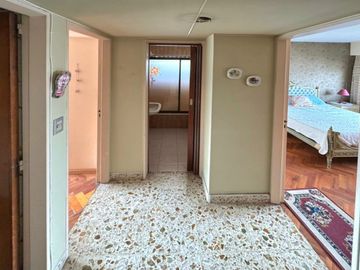 Depto. 4 Amb. en Villa Del Parque para refaccionar