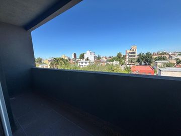 Depto a estrenar con balcón y cochera Lanús Oeste