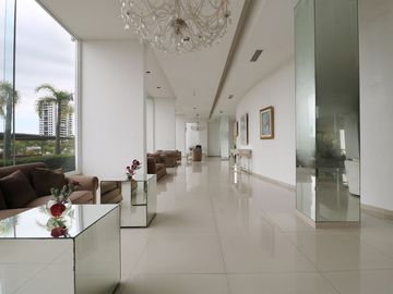 Departamento 3 ambientes en venta en Marinas Golf