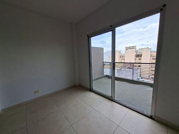 MONOAMBIENETE C/BALCON/EXCELENTE ESTADO/UBICACION!