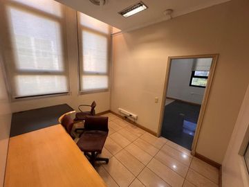 VENTA Oficina Piso Completo Edificio Gomez Mendoza