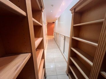 VENTA Oficina Piso Completo Edificio Gomez Mendoza