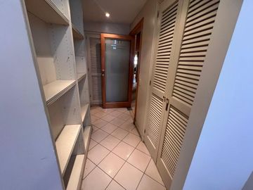 VENTA Oficina Piso Completo Edificio Gomez Mendoza