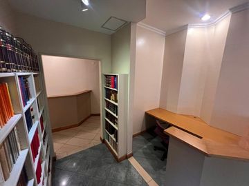 VENTA Oficina Piso Completo Edificio Gomez Mendoza