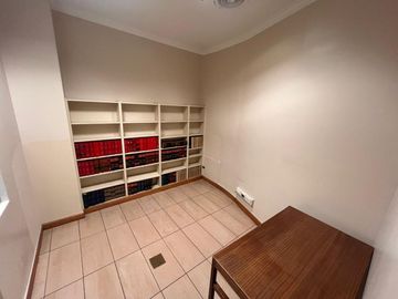 VENTA Oficina Piso Completo Edificio Gomez Mendoza