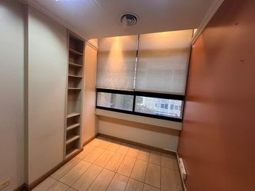 VENTA Oficina Piso Completo Edificio Gomez Mendoza