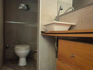 VENTA OFICINA CON RENTA OLIVOS QUINTA PRESIDENCIAL