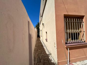CASA CON JARDIN Y PILETA +DEPARTAMENTO- EXCELENTE