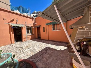CASA CON JARDIN Y PILETA +DEPARTAMENTO- EXCELENTE