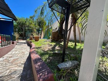 CASA CON JARDIN Y PILETA +DEPARTAMENTO- EXCELENTE