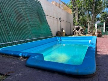 CASA CON JARDIN Y PILETA +DEPARTAMENTO- EXCELENTE