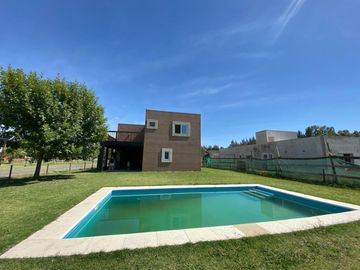 Casa 4 ambientes VENTA Santo Domingo, SAN VICENTE