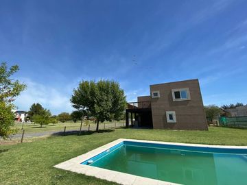 Casa 4 ambientes VENTA Santo Domingo, SAN VICENTE